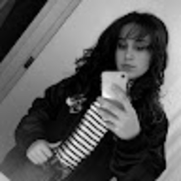 Meet your Posher, Andriana - Picture 1 of 1